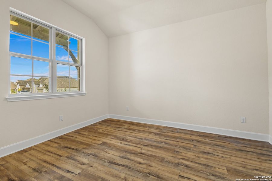 Spacious, unfurnished interior of a new home in Ventana, Bulverde (Image 30).