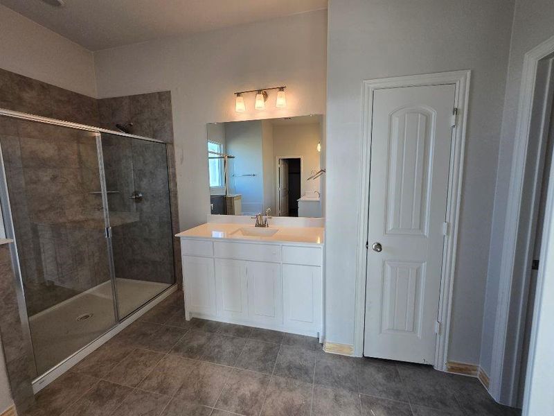 Furnished interior view inside a new home in Hillview Addition, Decatur (Image 5).