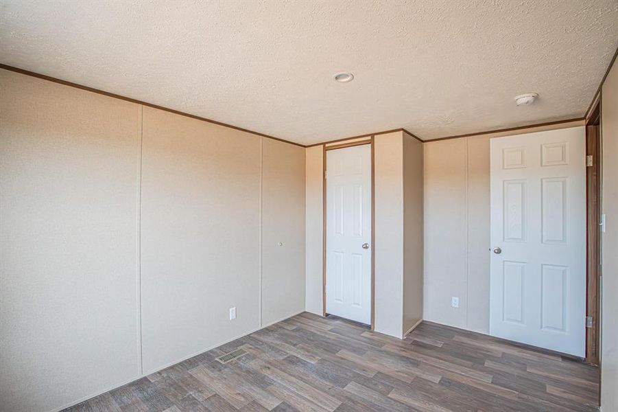 Spacious, unfurnished interior of a new home in , Springtown (Image 10).
