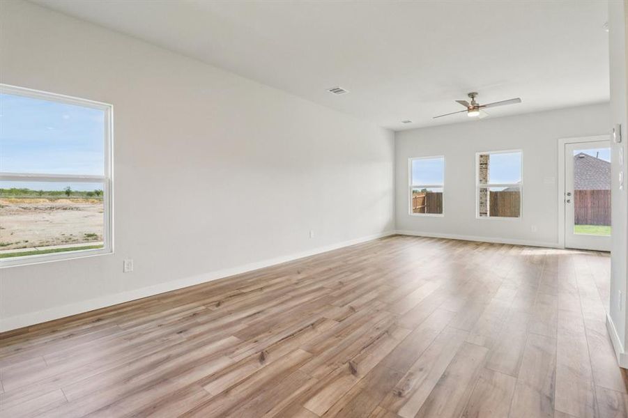 Spacious, unfurnished interior of a new home in Lone Oak, Alvarado (Image 18). Spacious, unfurnished interior of a new home in Lone Oak, Alvarado (Image 18).