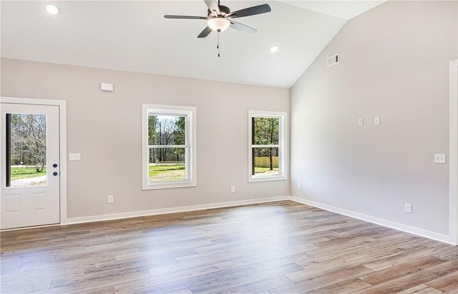 Spacious, unfurnished interior of a new home in , Bremen (Image 17).