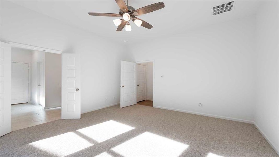 Spacious, unfurnished interior of a new home in Avondale 40', Fate (Image 14).