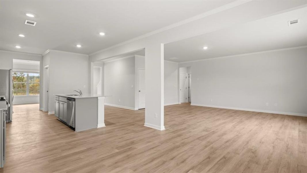 Spacious, unfurnished interior of a new home in Lost Creek, Dallas (Image 25).