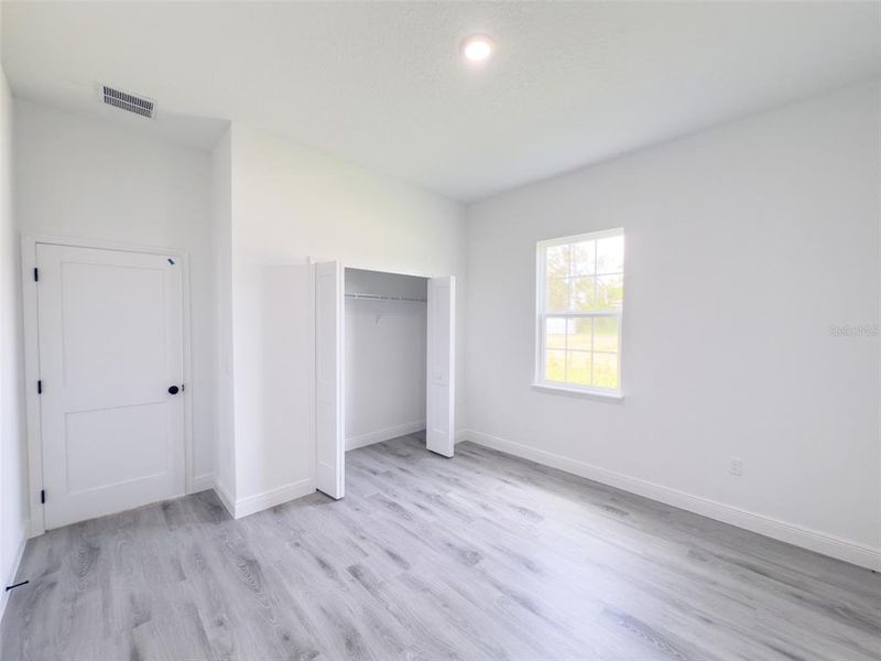 Spacious, unfurnished interior of a new home in , Ocala (Image 23).