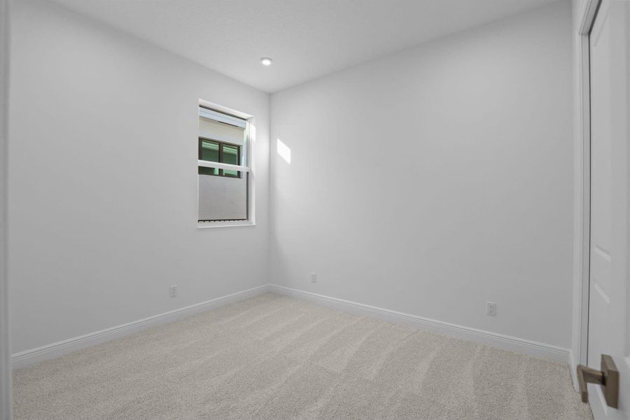 Spacious, unfurnished interior of a new home in , Port St. Lucie (Image 10).