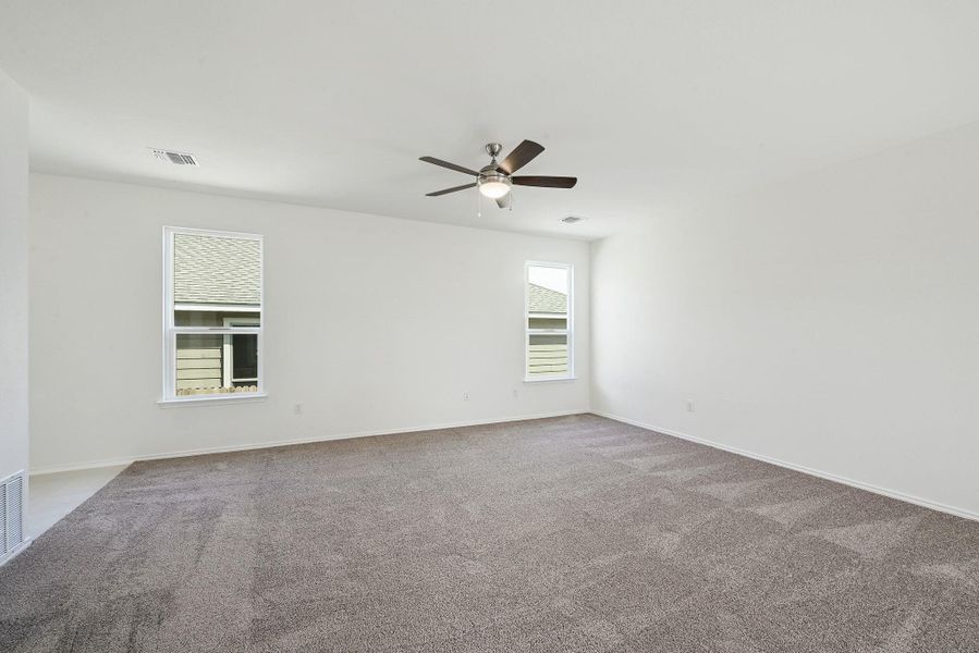 Spacious, unfurnished interior of a new home in Creekside at Estancia, Austin (Image 13).