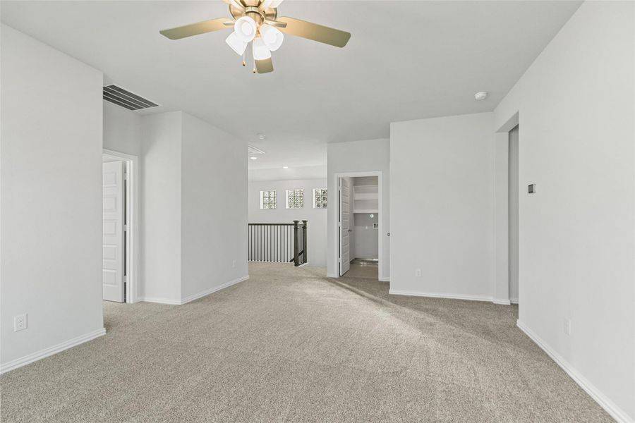 Spacious, unfurnished interior of a new home in Park at Eldridge, Sugar Land (Image 21). Spacious, unfurnished interior of a new home in Park at Eldridge, Sugar Land (Image 21).