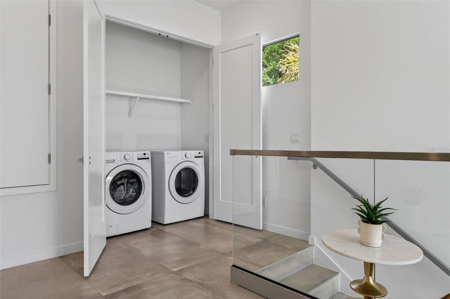 Furnished interior view inside a new home in , Sarasota (Image 19).