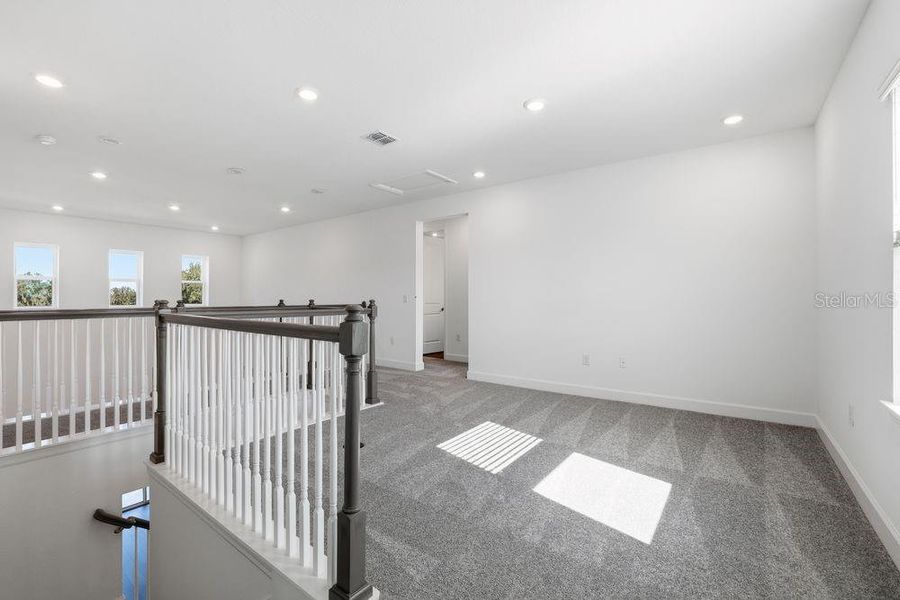 Spacious, unfurnished interior of a new home in Timber Ridge, Plant City (Image 26).