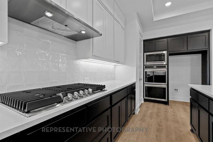 Furnished interior view inside a new home in Ridge Crossing, Waxahachie (Image 13).