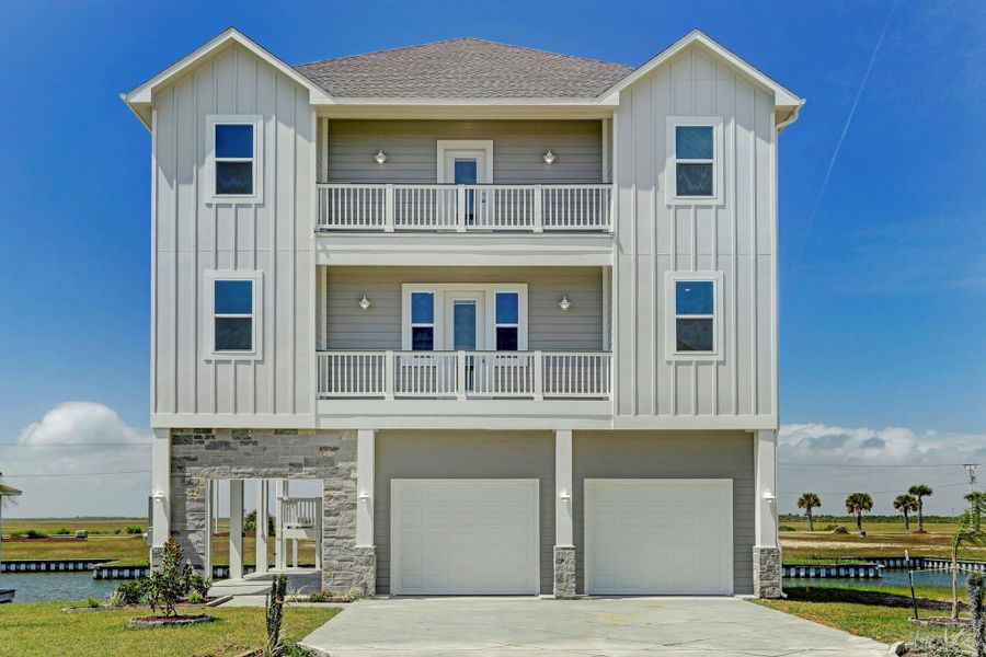 Welcome to 20 Largo, where luxury & waterfront living collide Welcome to 20 Largo, where luxury & waterfront living collide