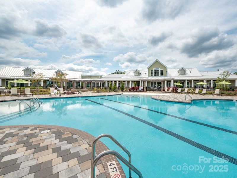 Community amenities in , Charlotte (Image 26).