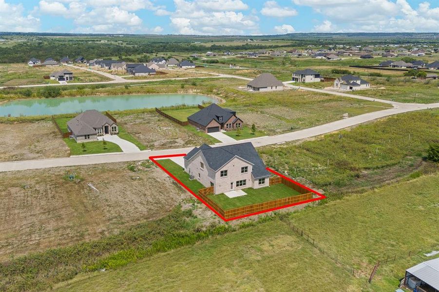Exterior details and patio area of a home in , Venus (Image 26).
