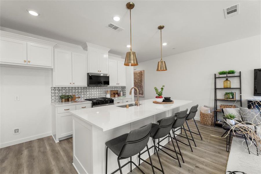 05. 730 Tower - Kitchen (2) 05. 730 Tower - Kitchen (2)