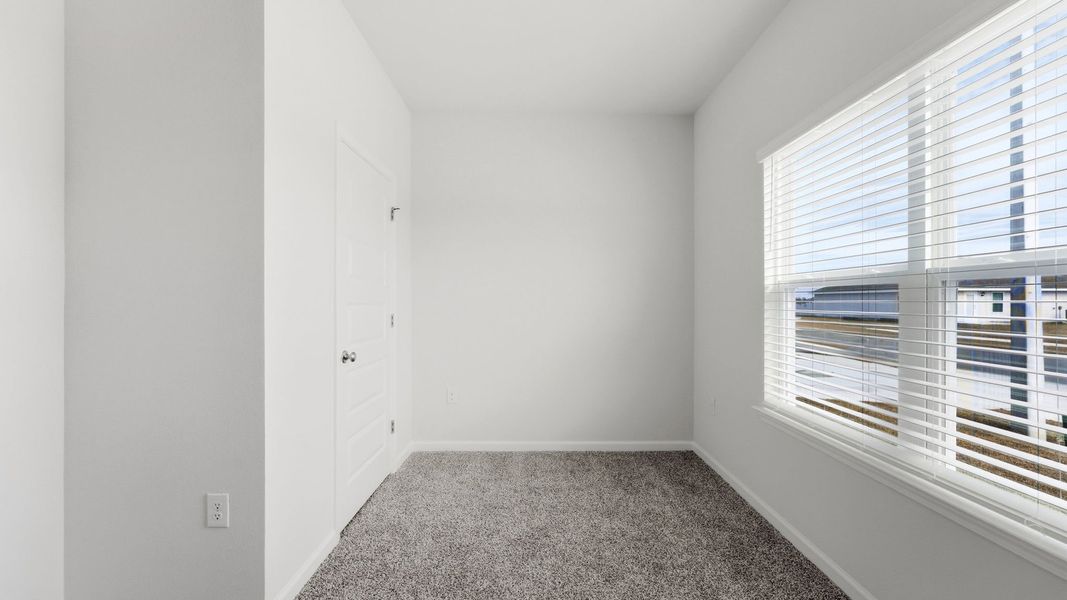Spacious, unfurnished interior of a new home in Hodges Bayou Plantation, Panama City (Image 28).