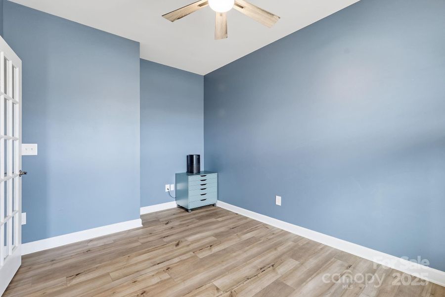 Main Level Office/ Flex Space Main Level Office/ Flex Space