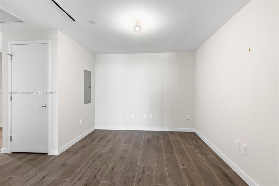 Spacious, unfurnished interior of a new home in , Pompano Beach (Image 24).