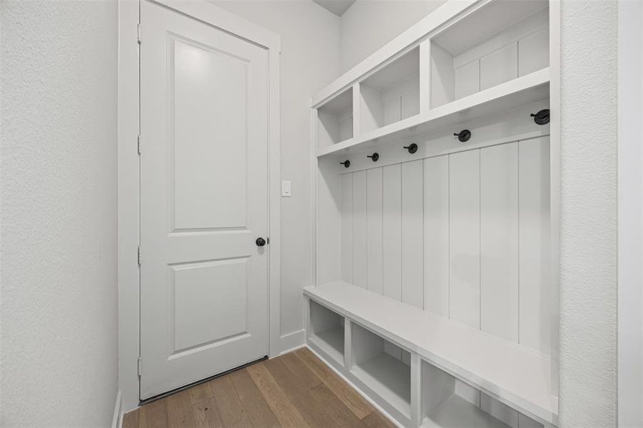 Spacious, unfurnished interior of a new home in Waterfall Ranch - 1 Acre Lots, Waxahachie (Image 32). Spacious, unfurnished interior of a new home in Waterfall Ranch - 1 Acre Lots, Waxahachie (Image 32).