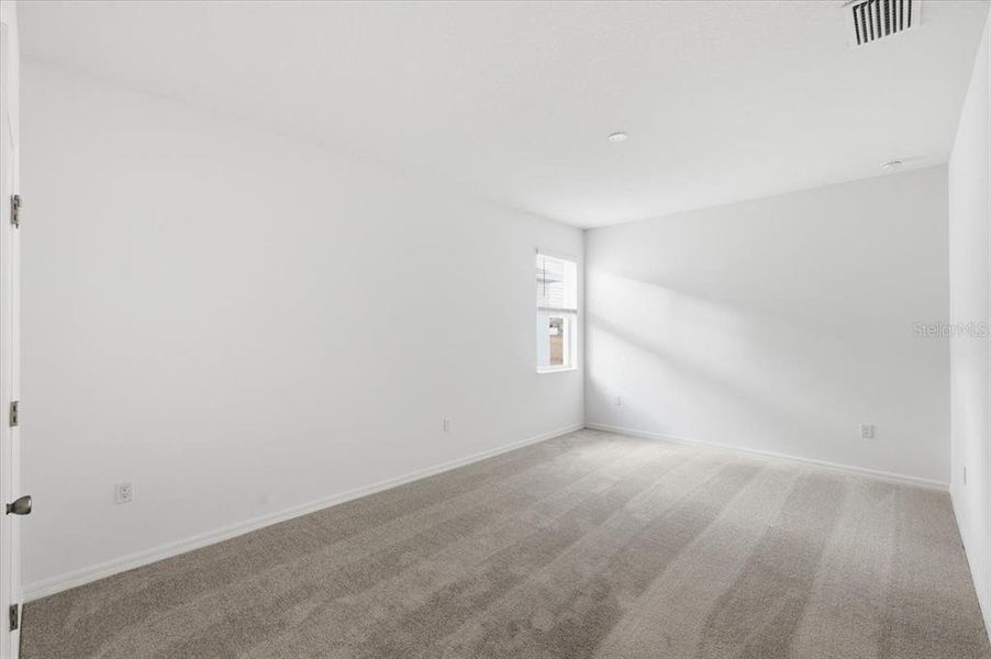 Spacious, unfurnished interior of a new home in Cypress Park Estates, Haines City (Image 13).