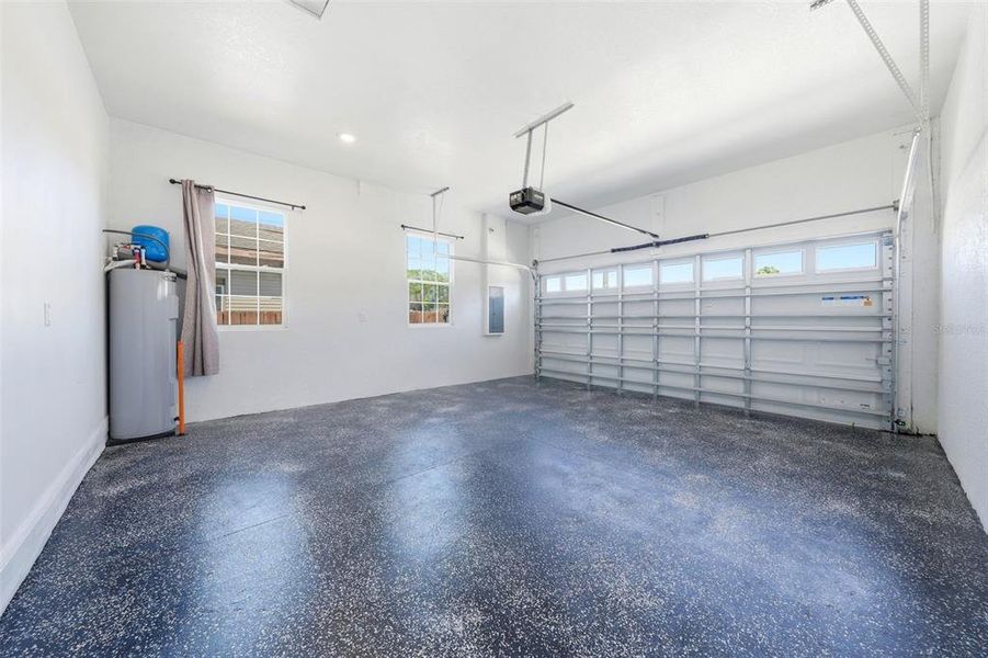 Spacious, unfurnished interior of a new home in , Eustis (Image 29).