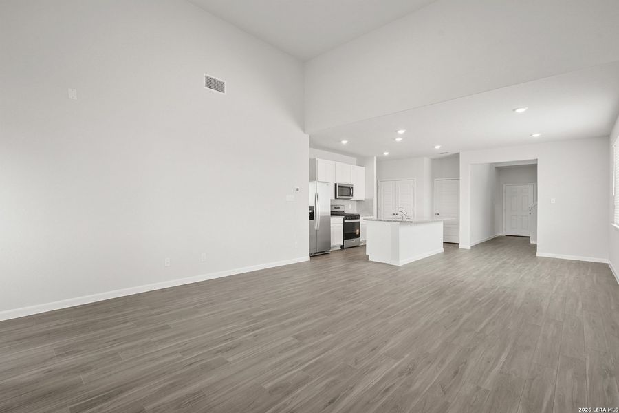Spacious, unfurnished interior of a new home in Hickory Ridge, Elmendorf (Image 28).