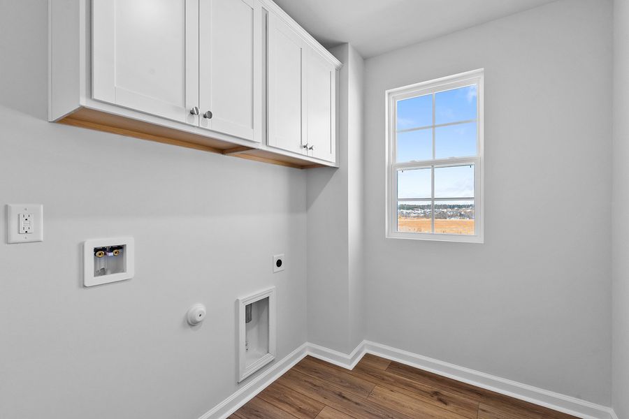 Spacious, unfurnished interior of a new home in Fieldstone, Lexington (Image 33).