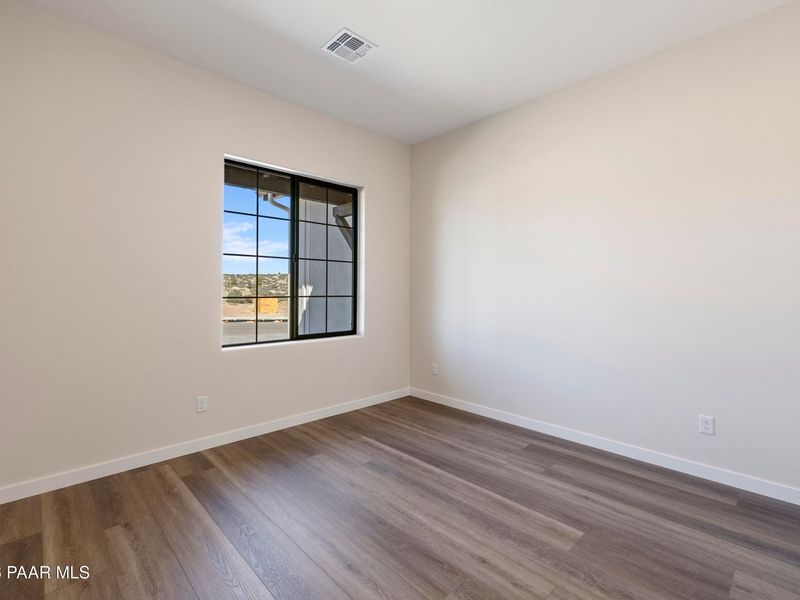 Spacious, unfurnished interior of a new home in Hidden Hills, Prescott (Image 35).