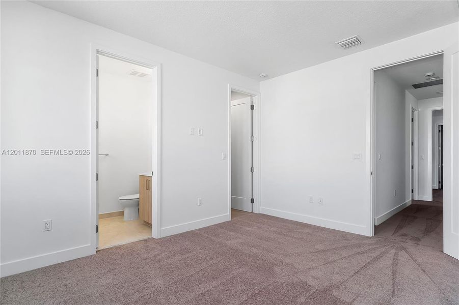 Spacious, unfurnished interior of a new home in , Boca Raton (Image 25).