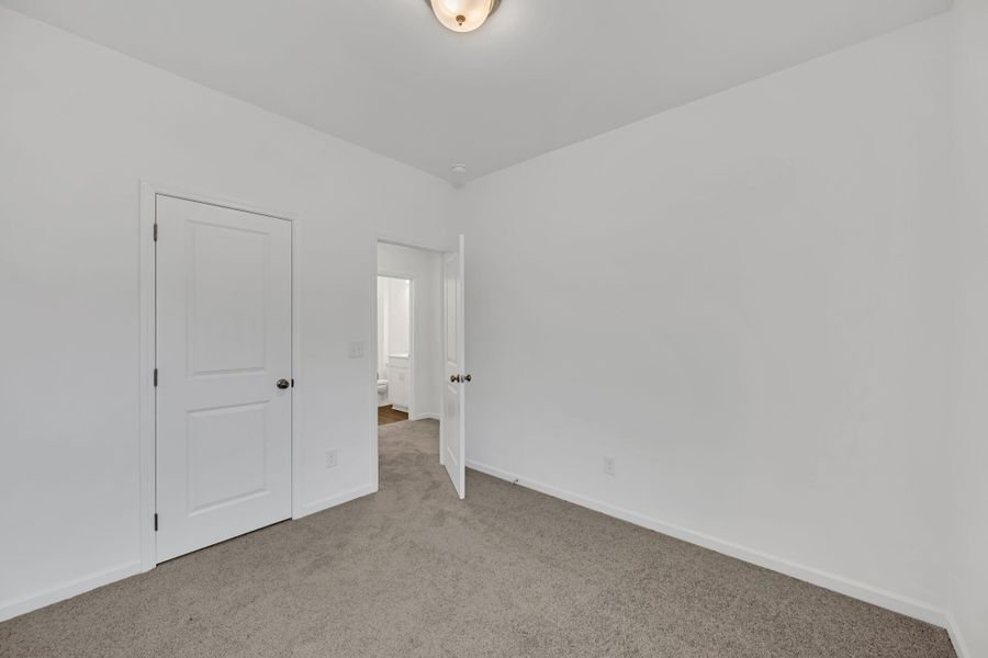 Spacious, unfurnished interior of a new home in Sweetbriar Place, Lebanon (Image 14).