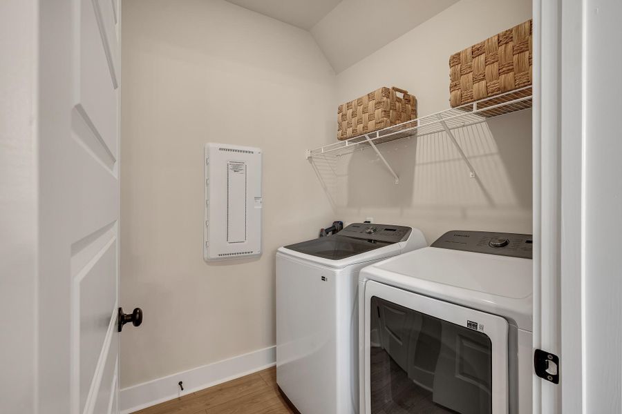 Image 40 of a home in Creek Pointe.