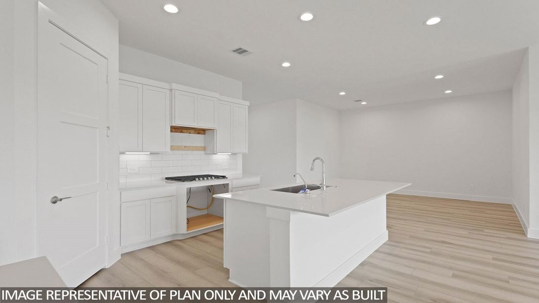 Furnished interior view inside a new home in Silverthorne, Conroe (Image 9).