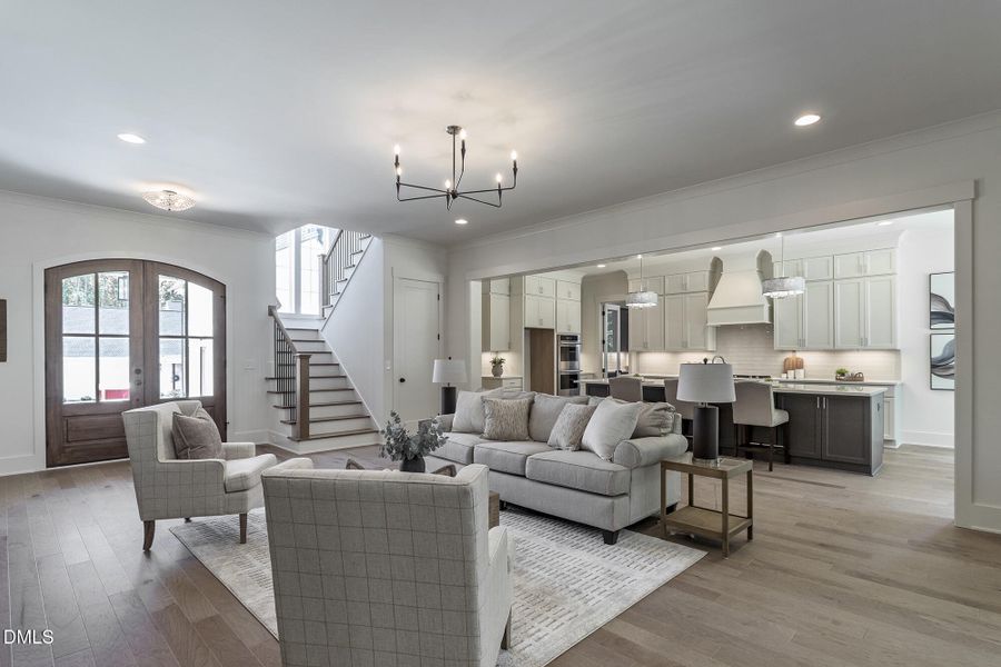 300_MEADOW_WALK_DR_INTERIOR_11