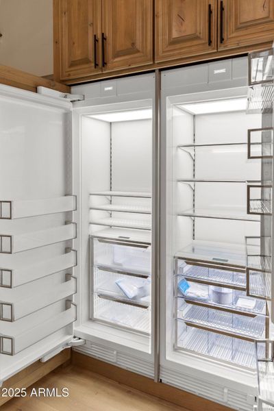 Refrigerator Refrigerator