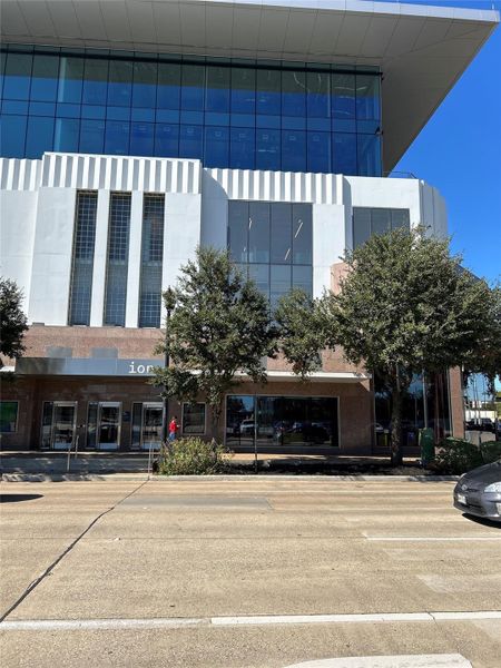 Just 2 minutes from the Ion Innovation