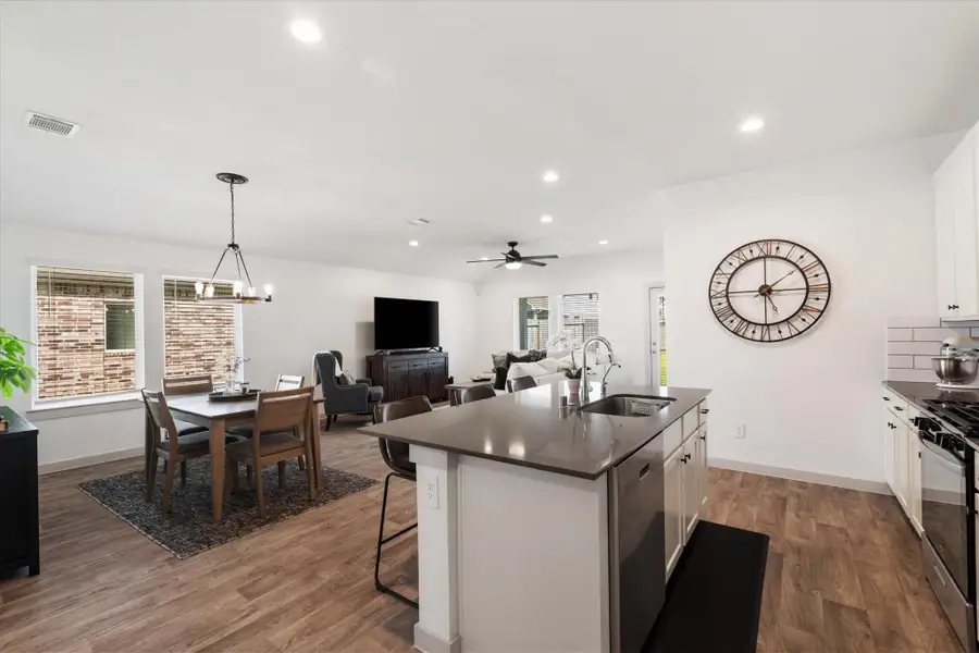 Image 6 of a home in Raintree. Image 6 of a home in Raintree.