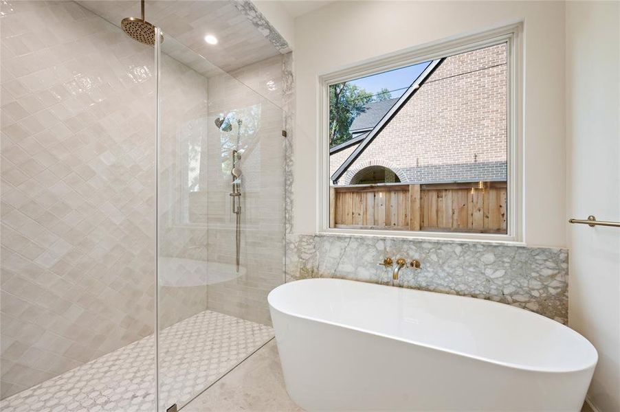 Furnished interior view inside a new home in , Richardson (Image 14).