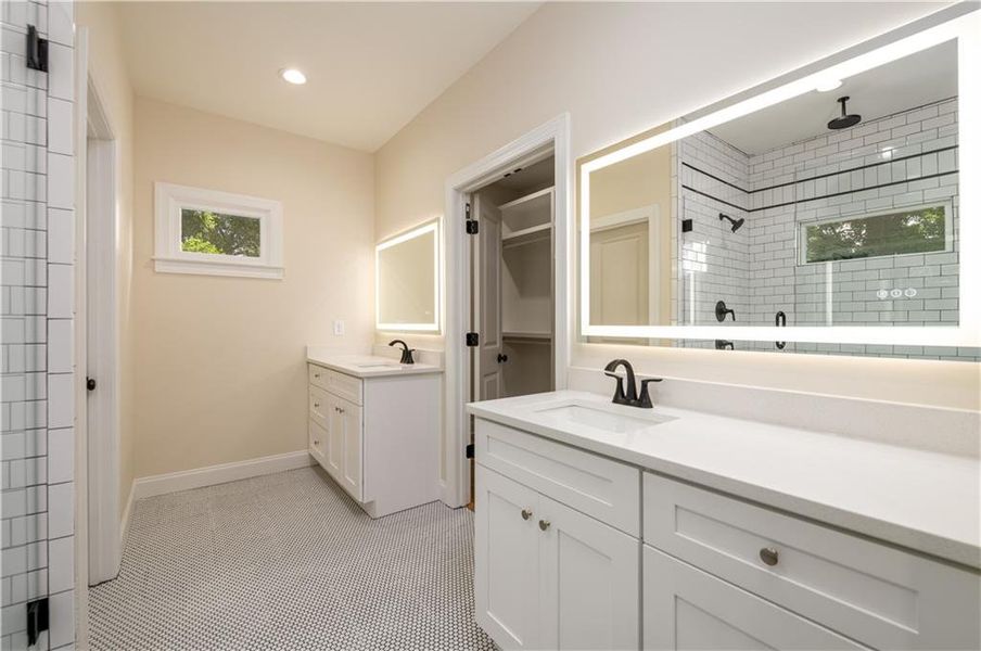 Spacious, unfurnished interior of a new home in , Atlanta (Image 21).