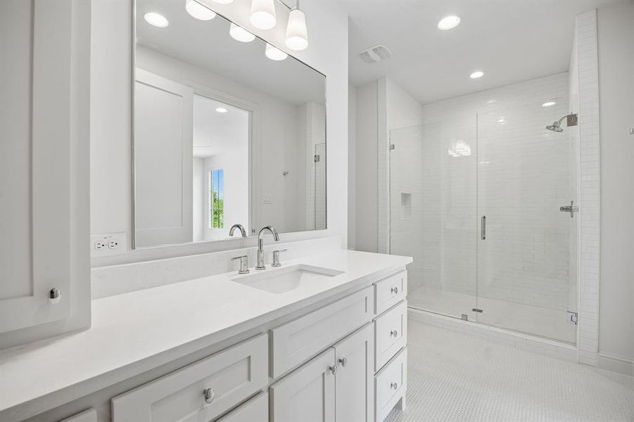 Furnished interior view inside a new home in , Dallas (Image 32). Furnished interior view inside a new home in , Dallas (Image 32).