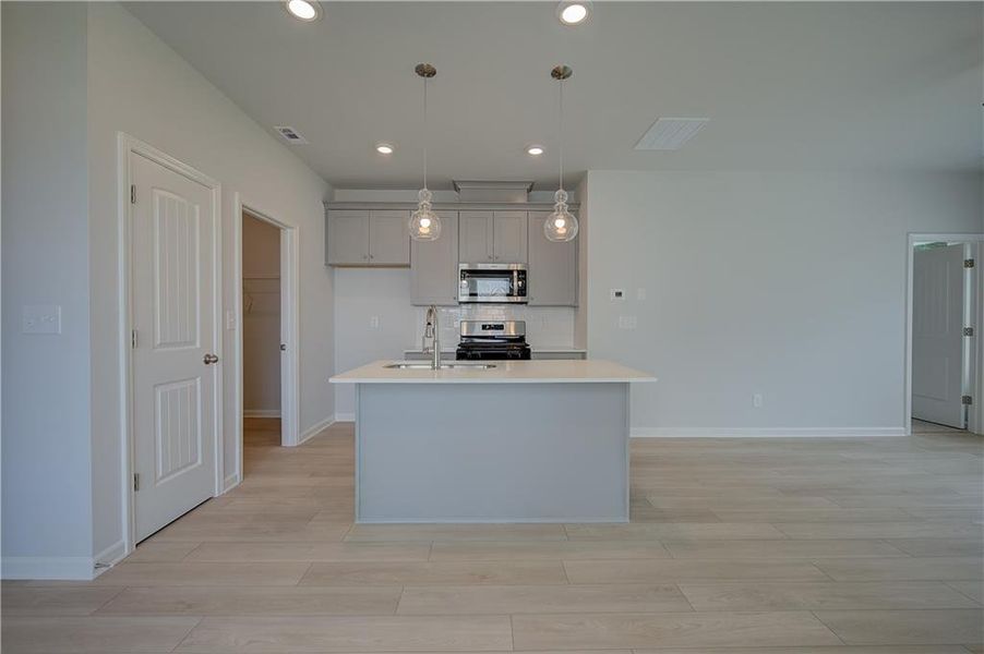 Furnished interior view inside a new home in Abbotts Crossing, Conyers (Image 6). Furnished interior view inside a new home in Abbotts Crossing, Conyers (Image 6).