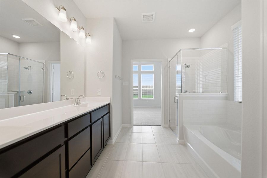 Furnished interior view inside a new home in Creekhaven, Rosharon (Image 7).