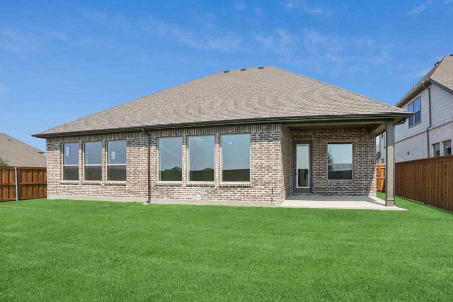 Representative exterior details of a home built from the The Beverly by David Weekley Homes in Terraces – Classics, Rockwall (Image 3). Representative exterior details of a home built from the The Beverly by David Weekley Homes in Terraces – Classics, Rockwall (Image 3).