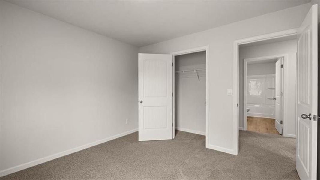 Spacious, unfurnished interior of a new home in Braselton Village, Braselton (Image 12).