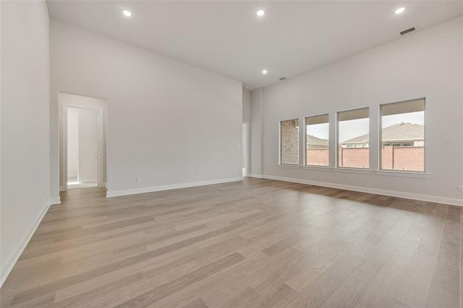 Spacious, unfurnished interior of a new home in Villages of Creekwood, Frisco (Image 29).