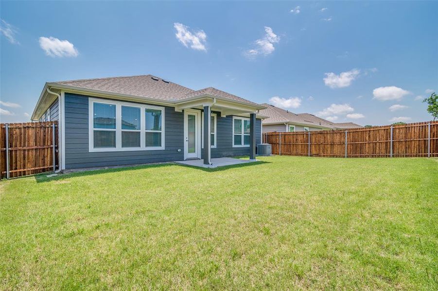 Image 22 of a home in Cottonwood Creek.