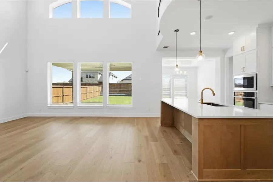 Spacious, unfurnished interior of a new home in Green Meadows, Celina (Image 25).