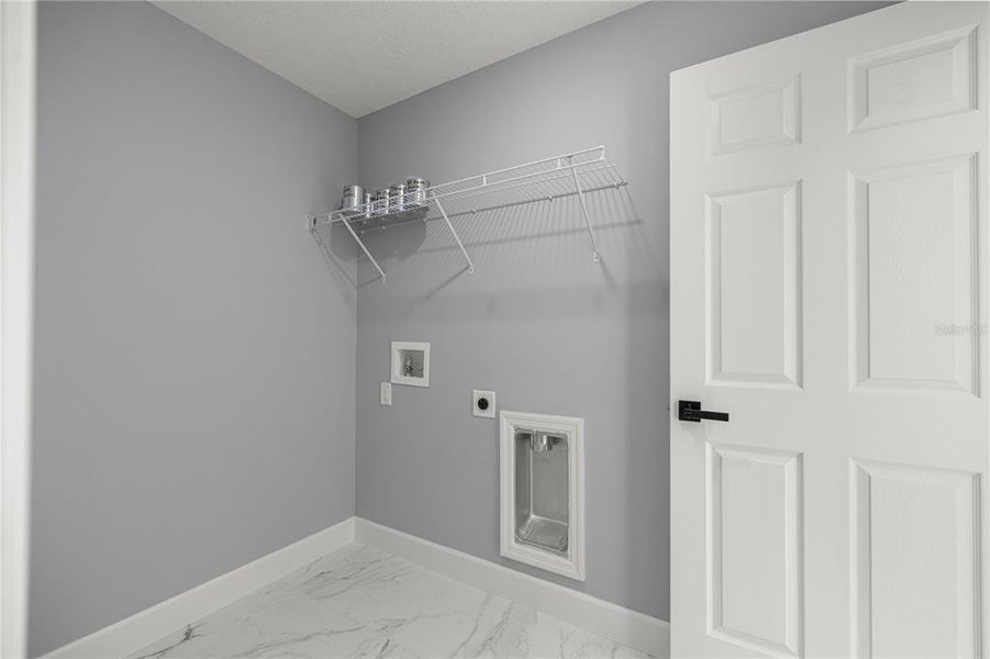 Spacious, unfurnished interior of a new home in , Ocala (Image 12).