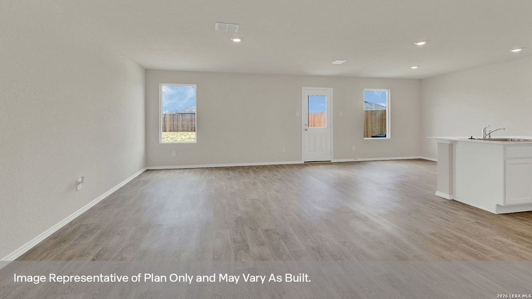 Spacious, unfurnished interior of a new home in Swenson Heights, Seguin (Image 30).