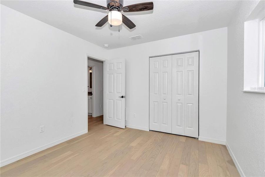 Spacious, unfurnished interior of a new home in , Dunnellon (Image 23).