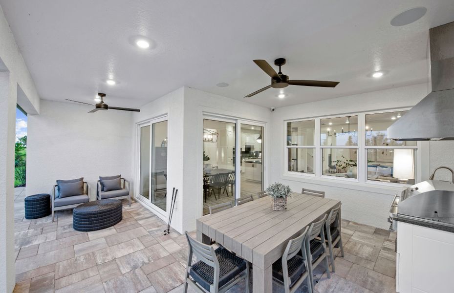 Representative furnished interior of a home built from the Mystique Grand by Del Webb in Del Webb Stone Creek, Ocala (Image 19).