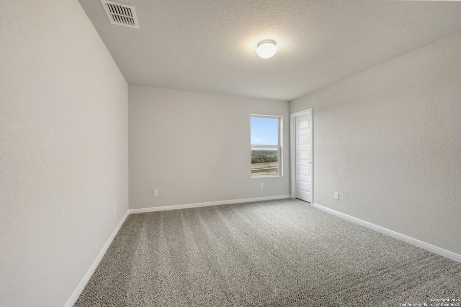Spacious, unfurnished interior of a new home in Paloma Park, Converse (Image 25).